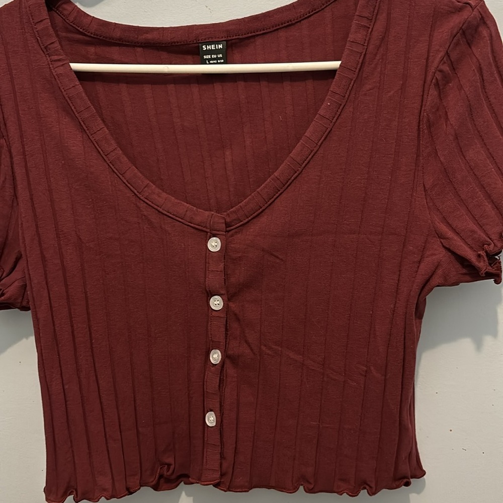 SHEIN EZ wear button up rib knit crop top burgundy size L - Picture 3 of 4